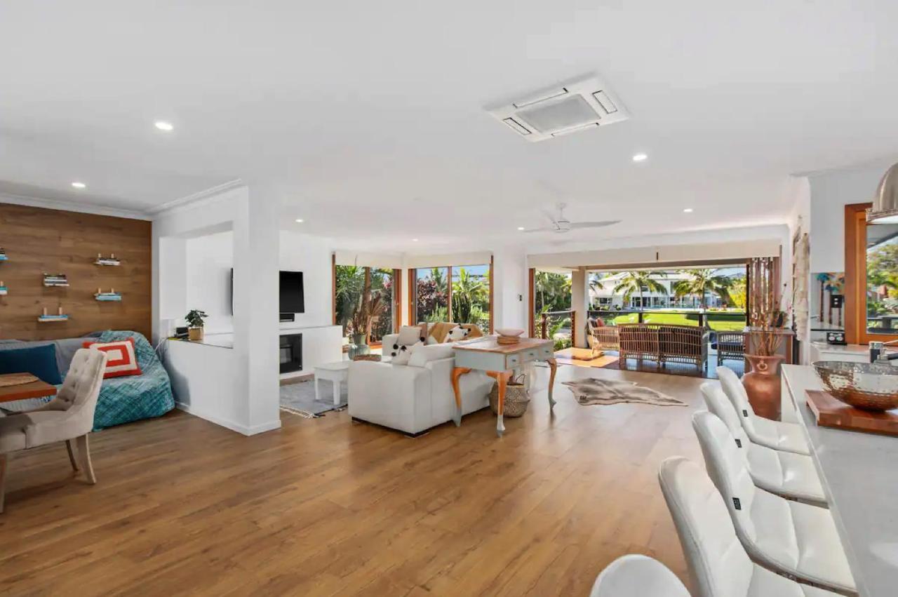 Broadbeach Bungalow - Heated Pool - Sleeps 7 Gold Coast Esterno foto